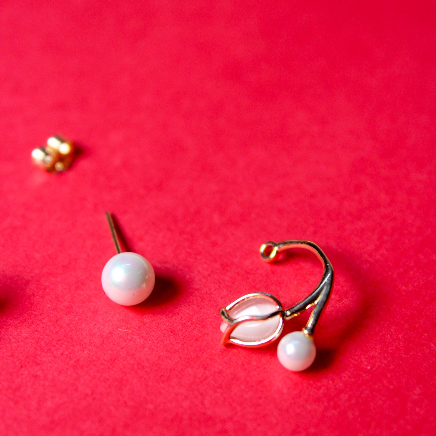 Rose Tulip Twist Earrings