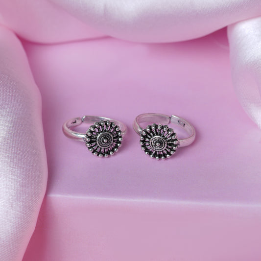 Aadhya Circular Charm Toe Ring
