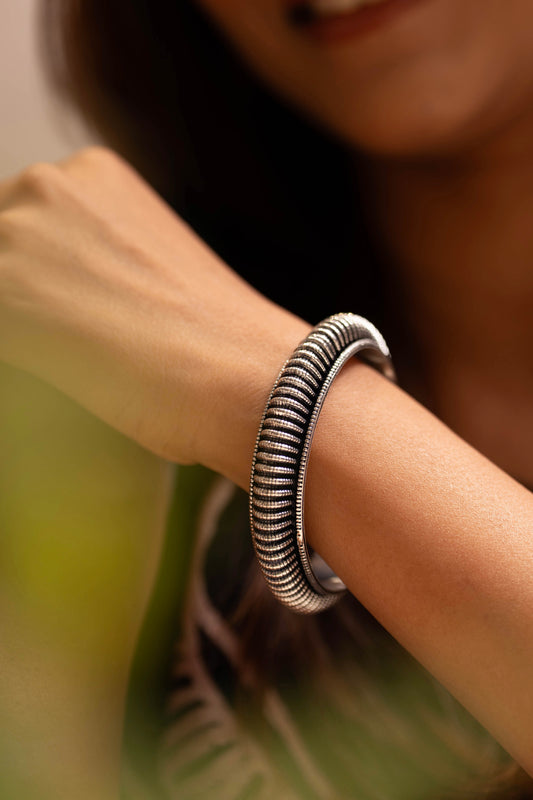 Anokhi Ribbed Dome Bangle