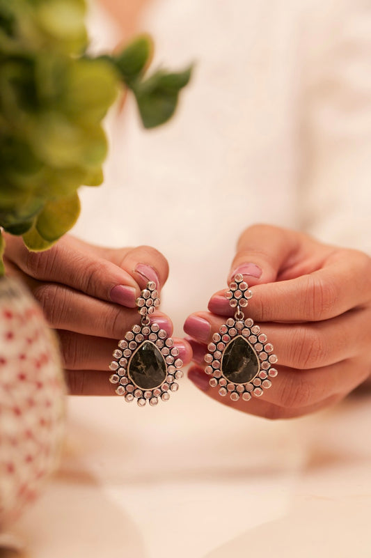 Midnight Luster Twinkling Drop Earring