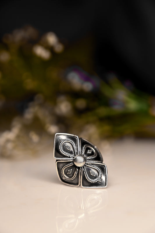 Khiaa Floral Glow Ring