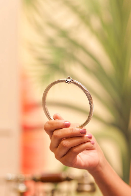 Anokhi Textured Fine Charm Ankle Kada