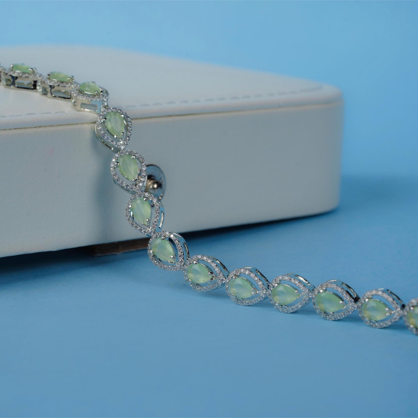 Silver Elegant Teardrop Bracelet