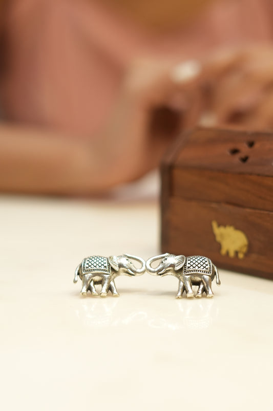 Aadhya Haathi Carved Stud Earring