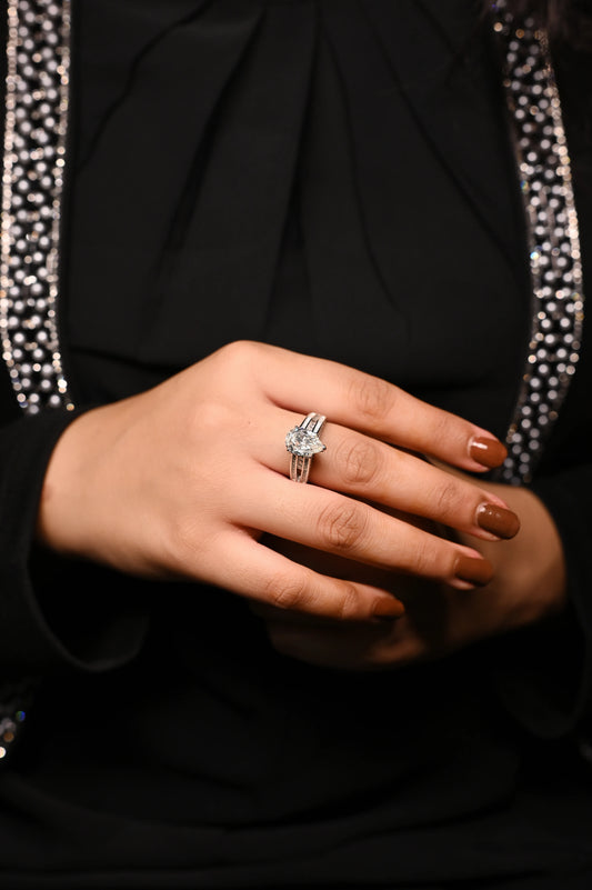 Noor Regal Moissanite Ring