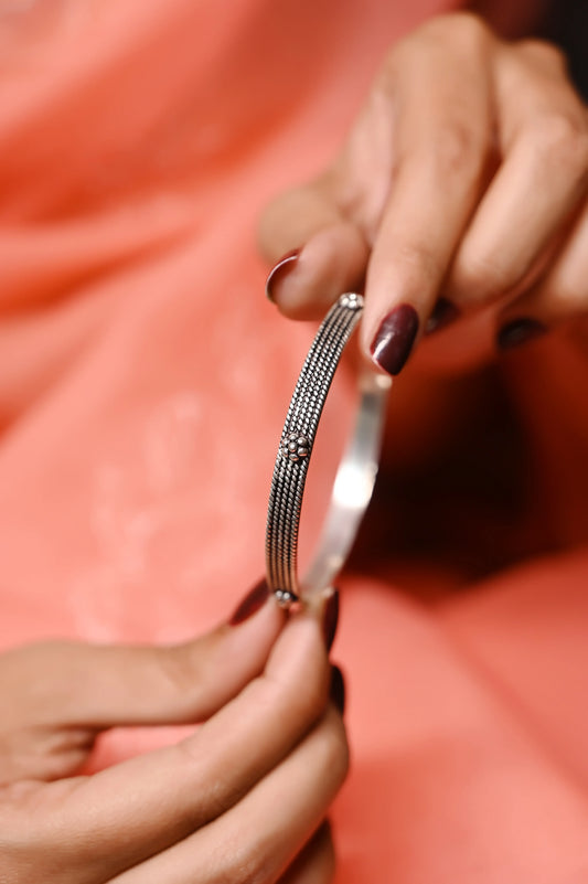 Aadya Flower Twisted Bangle