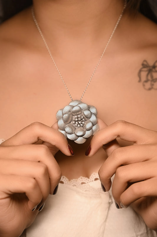 Khiaa Floral Embrace Pendant