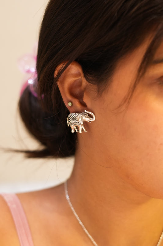 Aadhya Haathi Carved Stud Earring