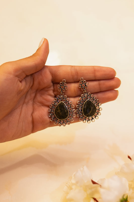 Midnight Luster Twinkling Drop Earring