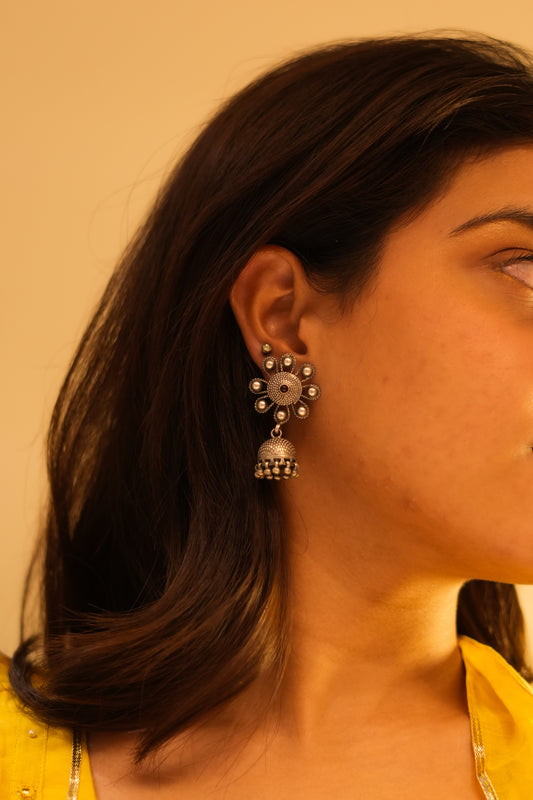 Anokhi Textured Floral Jhumka