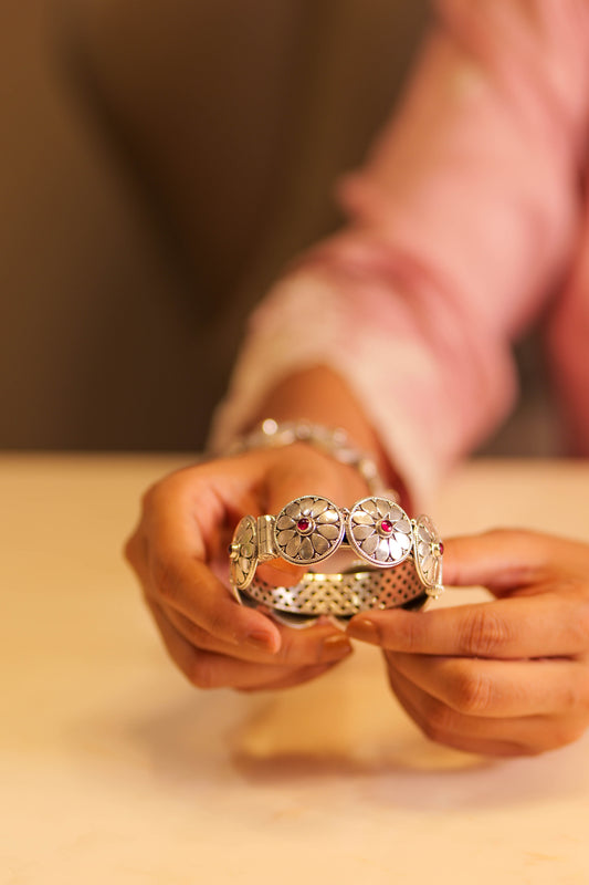 Aadhya Ruby Flower Classic Bangle