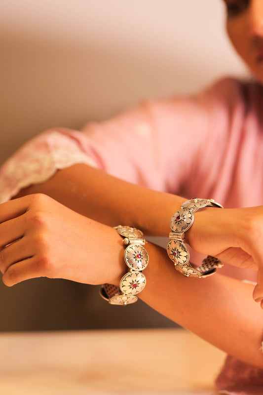 Aadhya Ruby Flower Classic Bangle