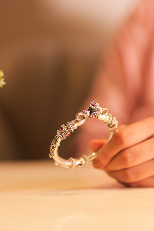 Mishi Ruby Rawa Detailed Kada