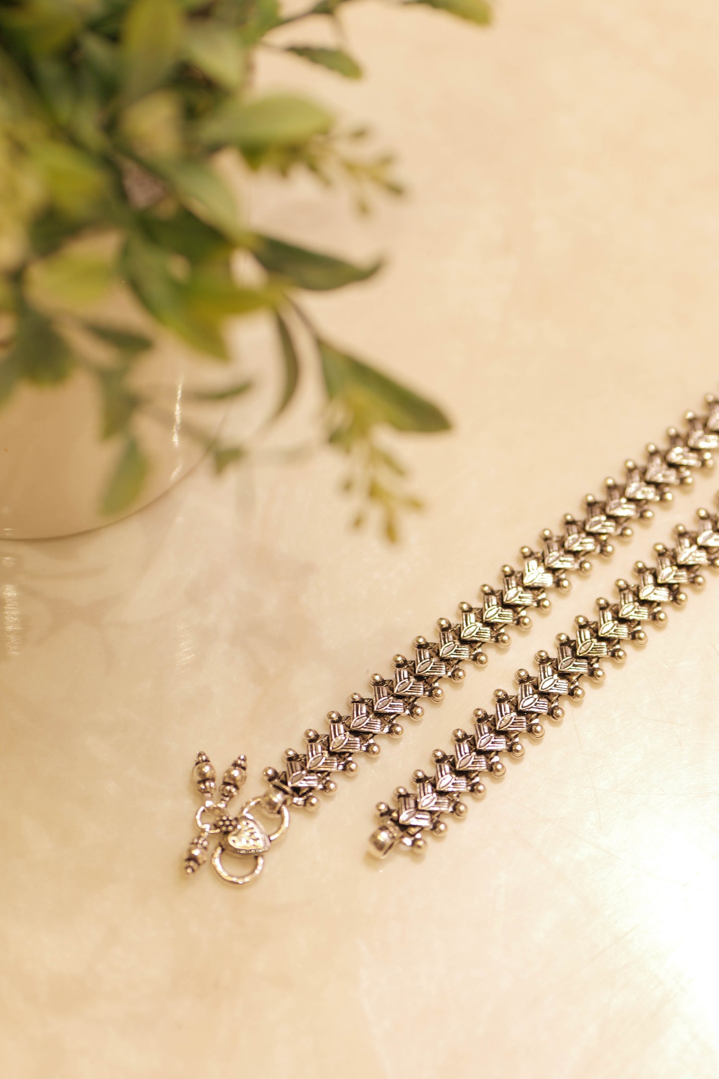 Anaya Timeless Line Arrow Anklet Pair