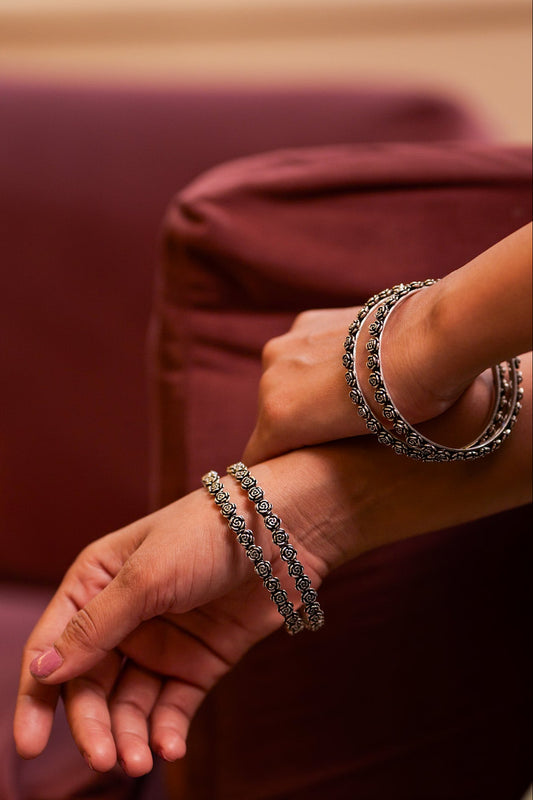 Aadhya Rose Vintage Bangle