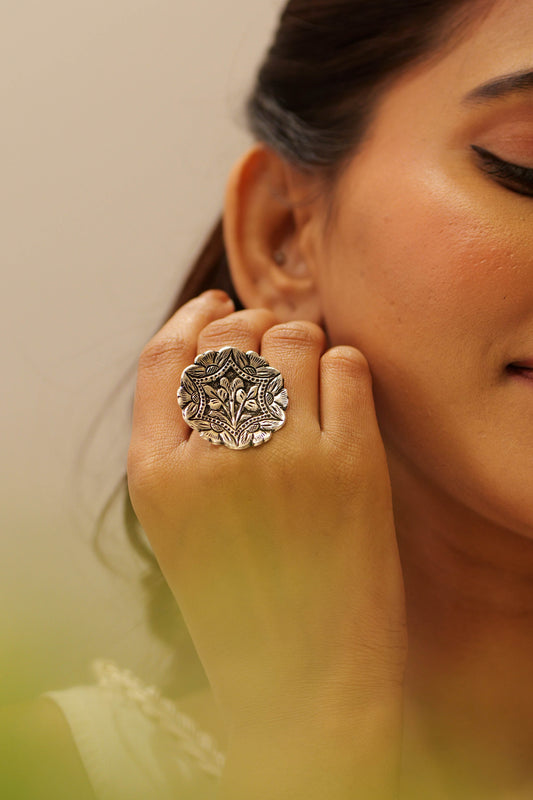 Anaya Vintage Floral Chitai Ring