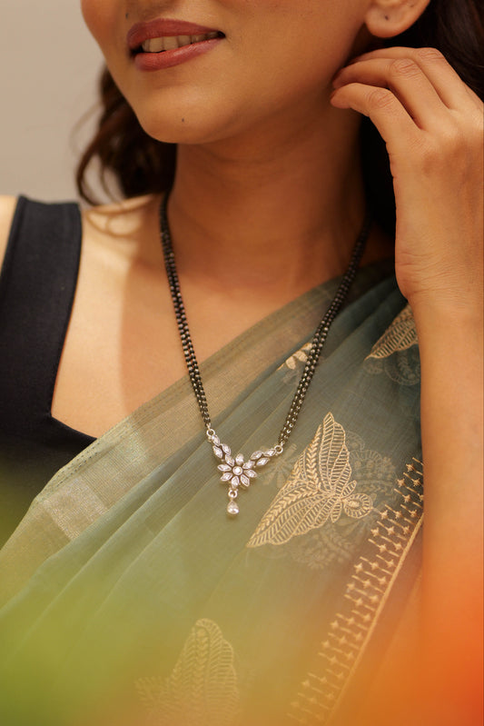 Aadhya Jadau Floral Mangalsutra