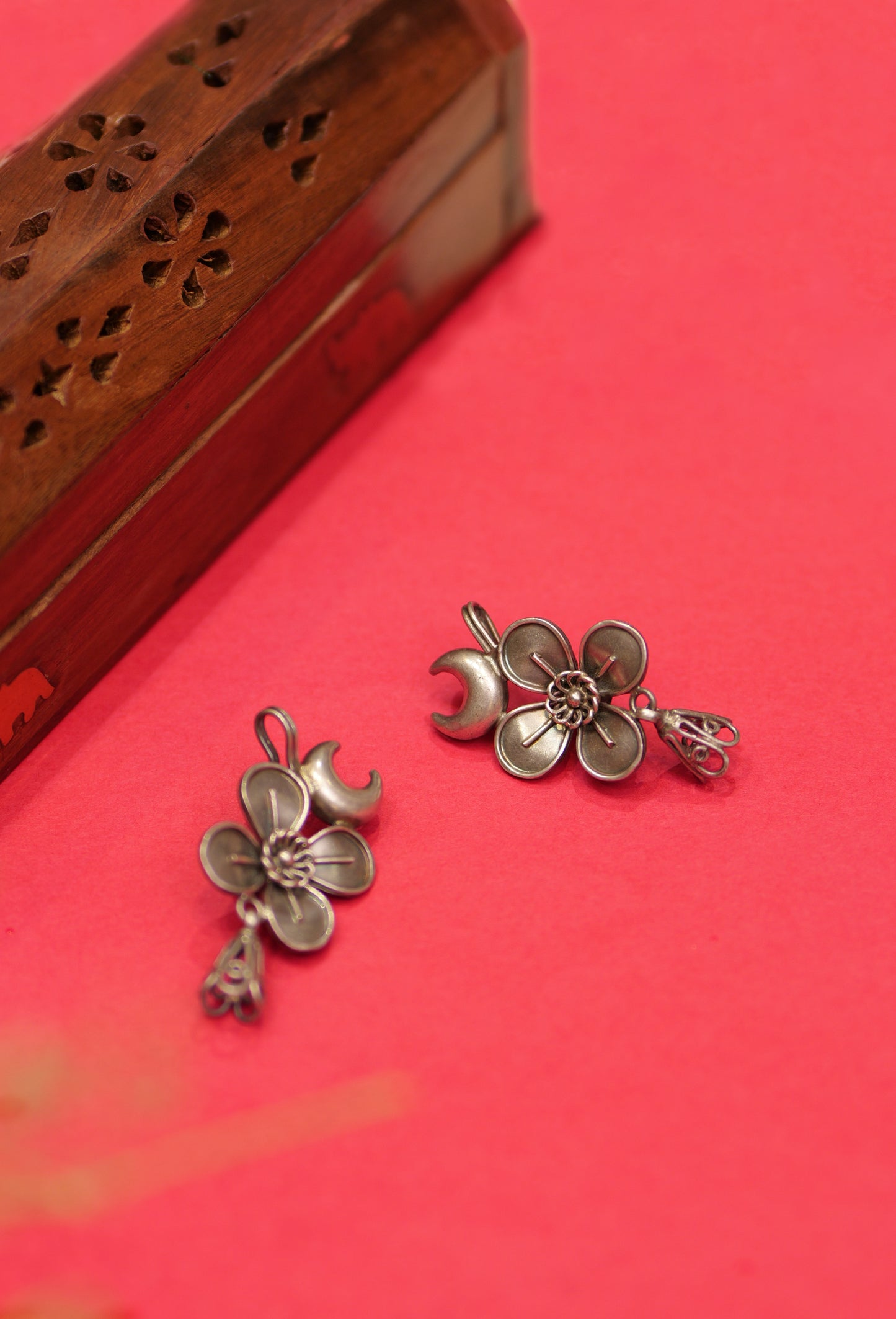 Anokhi Floral Crescent Moon Earcuff