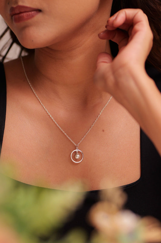 Aadhya Pearl Halo Necklace