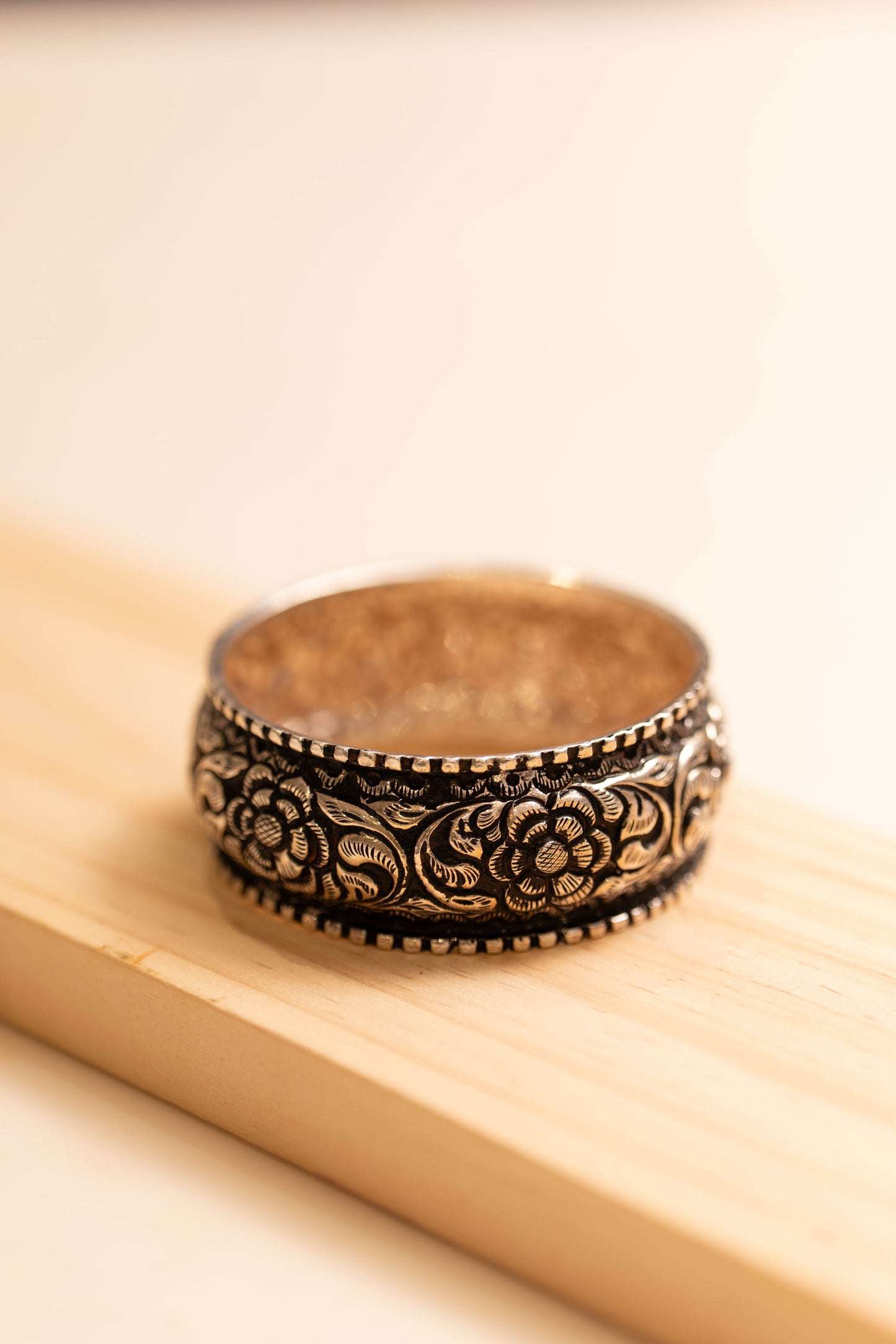 Classic Chitai Carved Flower Bangle