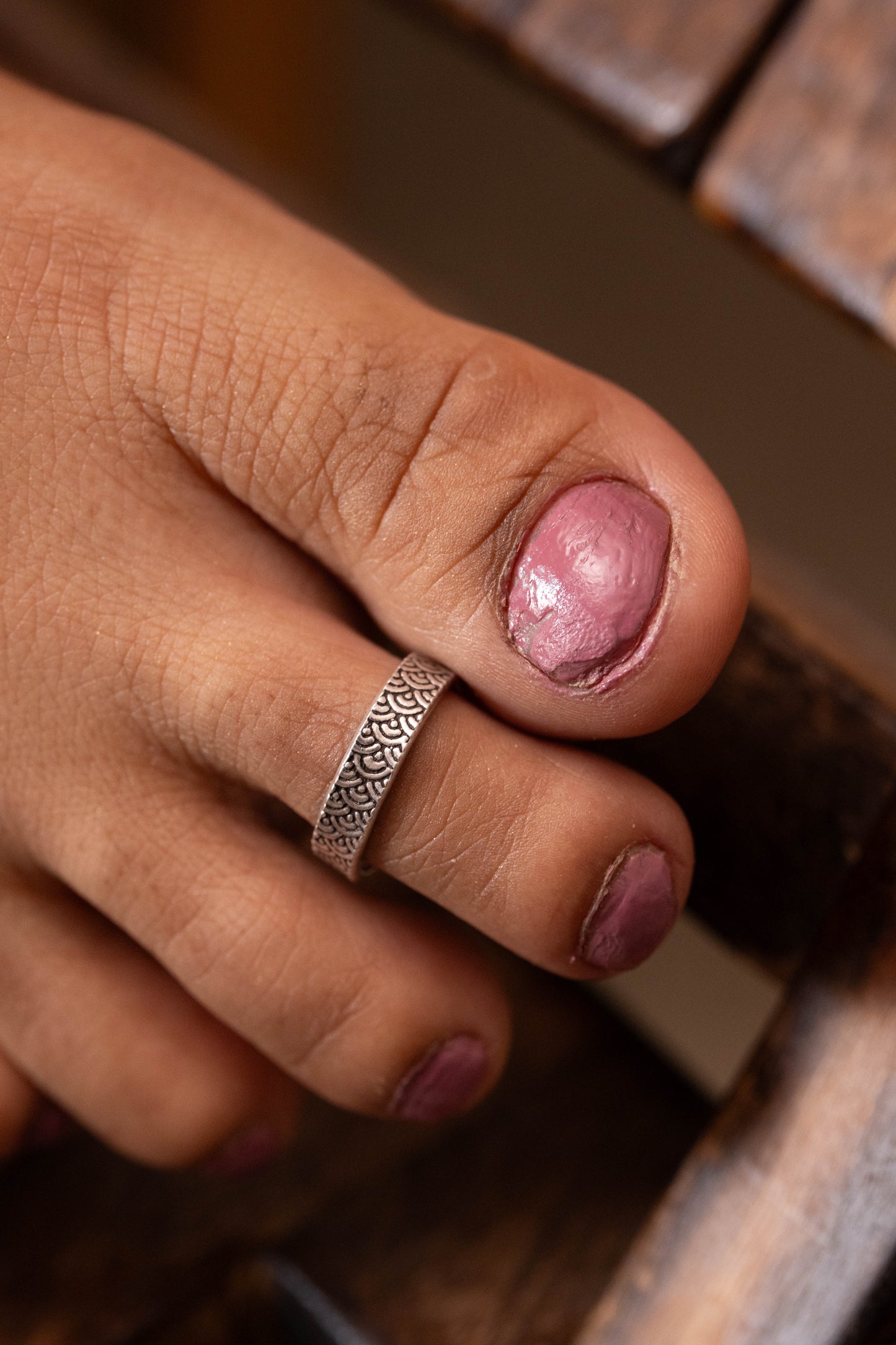 Anokhi Textured Band Toe Ring