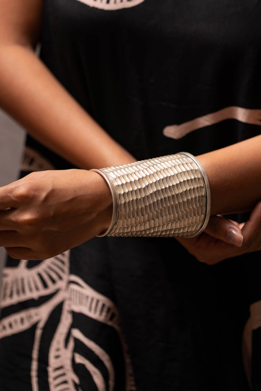 Anokhi Hammered Statement Handcuff