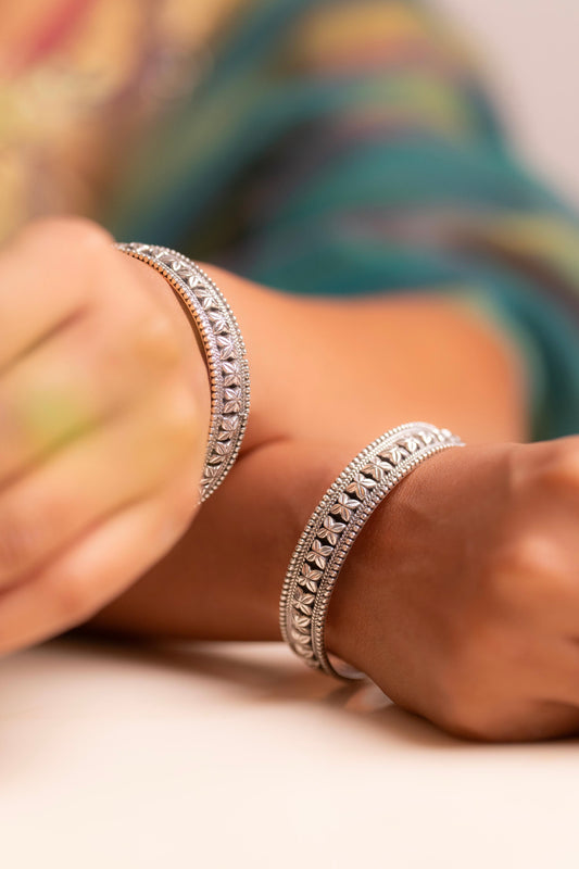 Anokhi Floral Carved Bangle