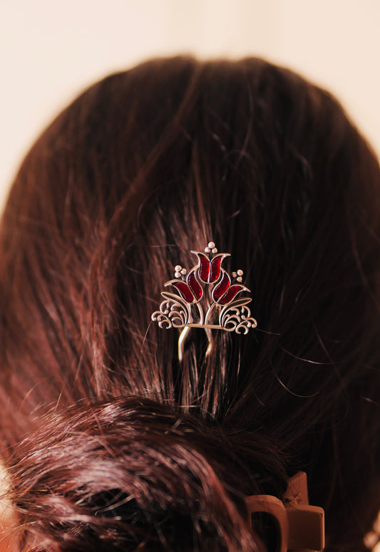 Woman wearing Traditional Silver Kundan Juda Pin in Low Bun Hairstyle for Wedding