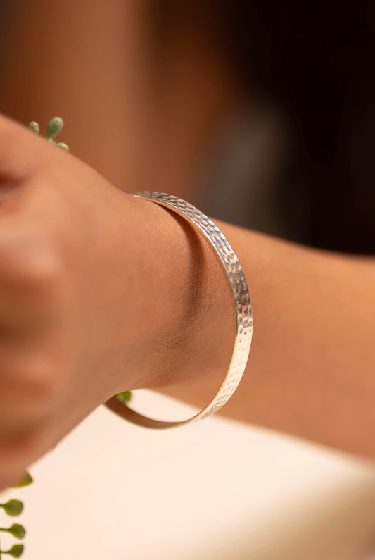 Aadhya Dotted Hammered Bangle
