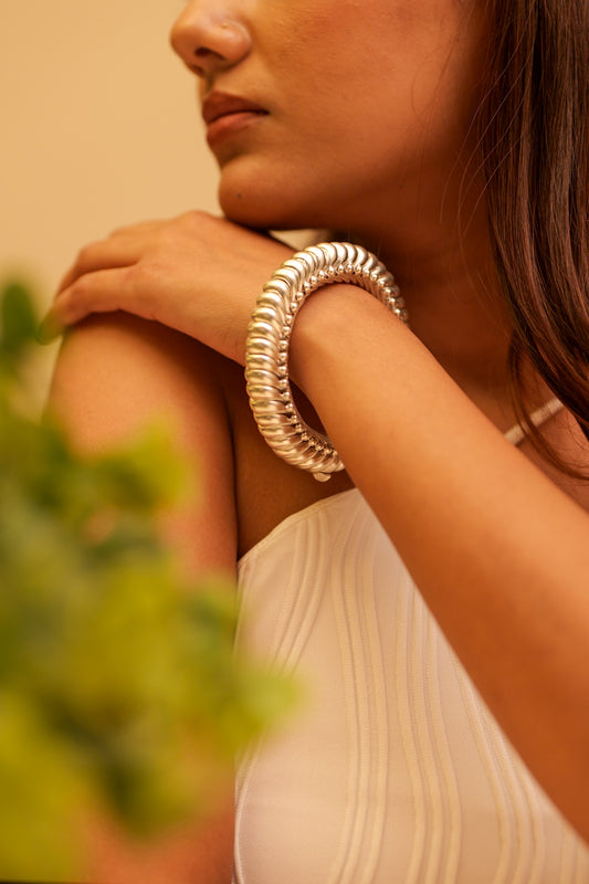 Anokhi Sutlada Tode Silver Bangle