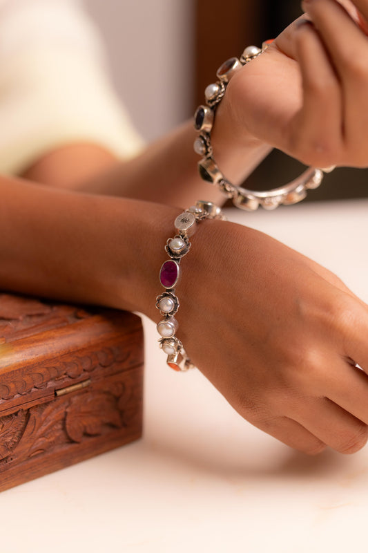 Navratna Floral Grace Bangle