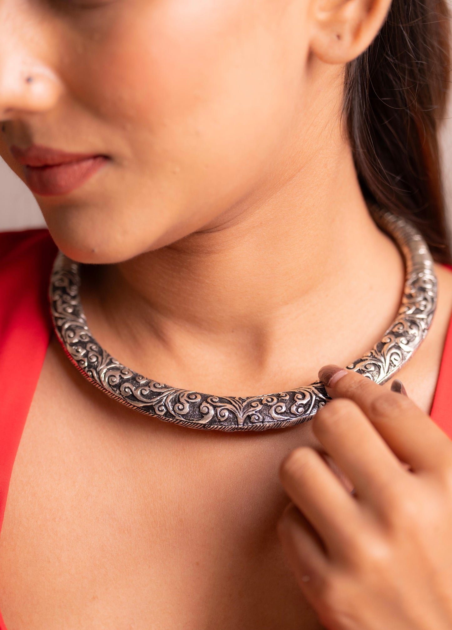 Anokhi Chitai Detailed Engraved Hasli