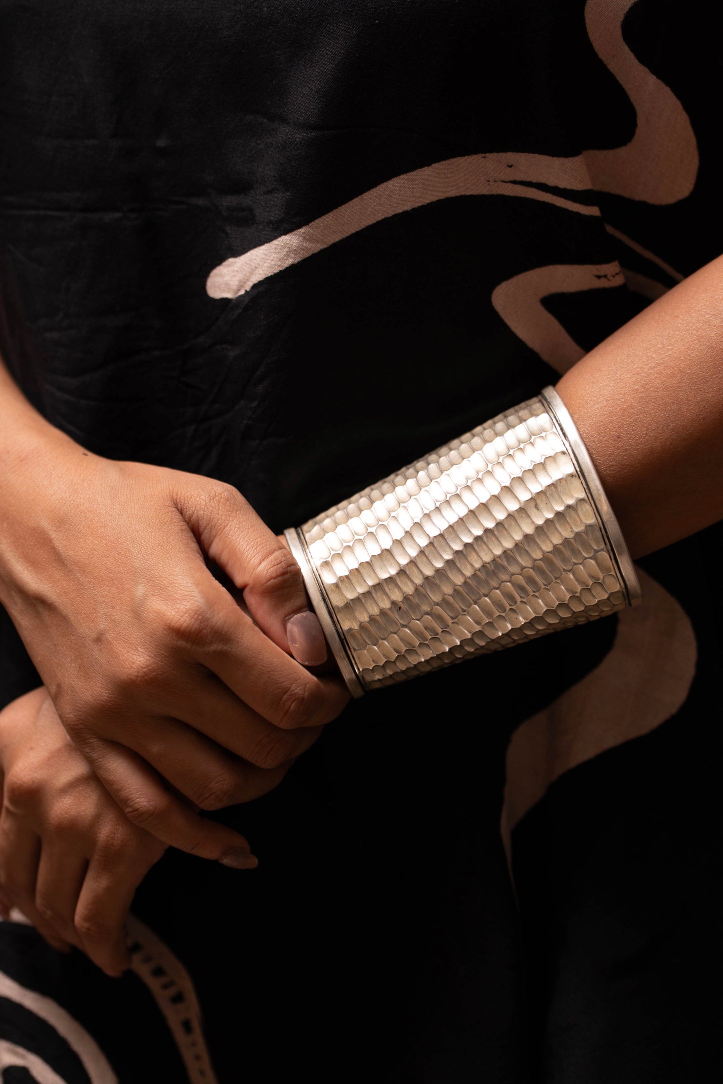 Anokhi Hammered Statement Handcuff