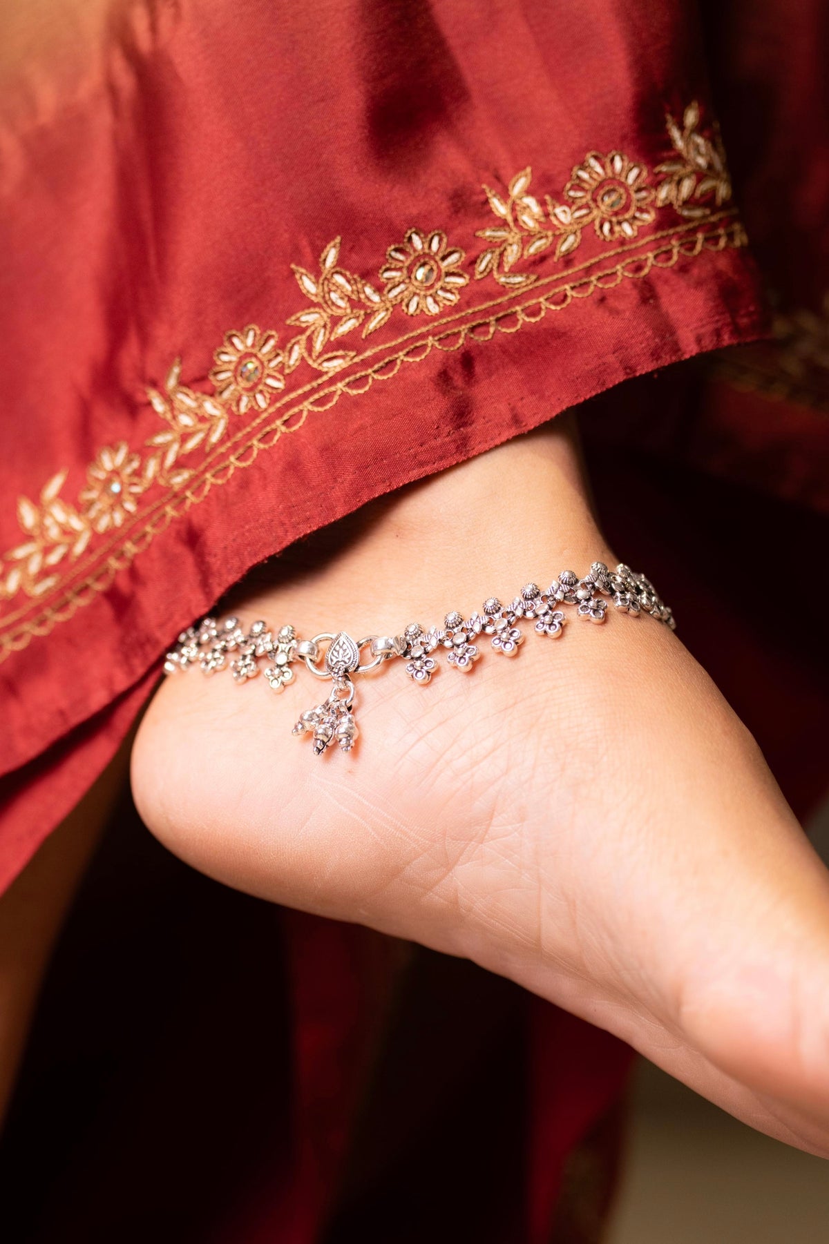 Anokhi Classic Floral Charm Anklet