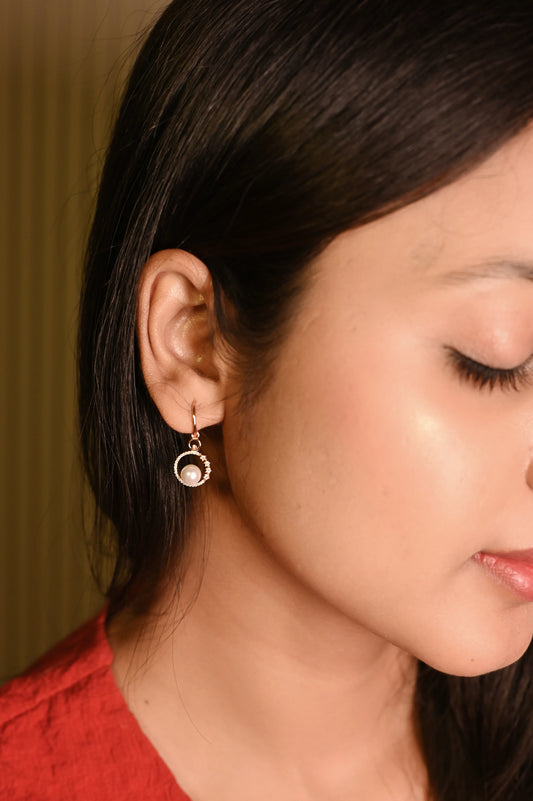 Rose Moonlit Pearl Drop Earring