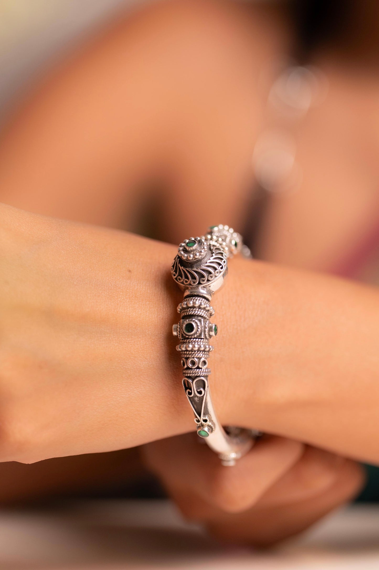 Virasat Emerald Classic Heritage Kada