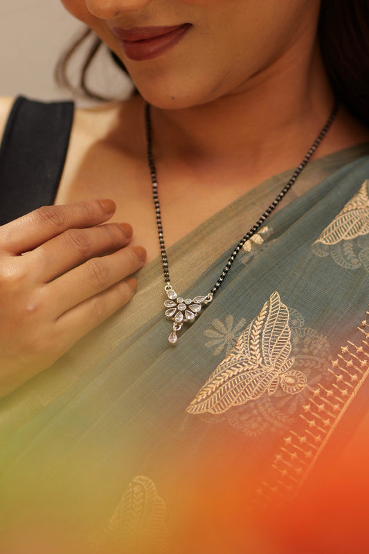 Anokhi Jadau Petal Drop Mangalsutra