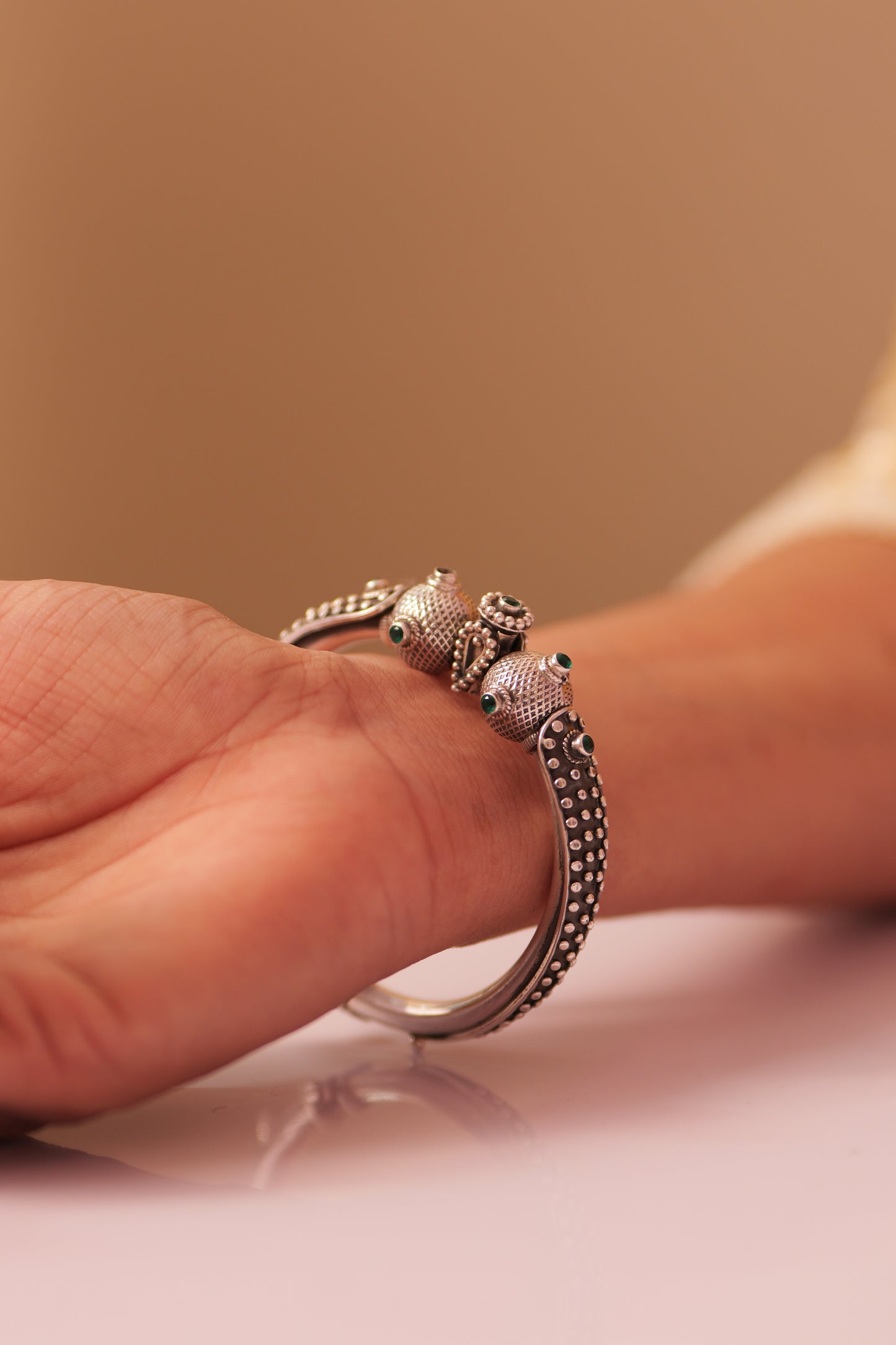 Anokhi Dual Motif Detailed Timeless Kada