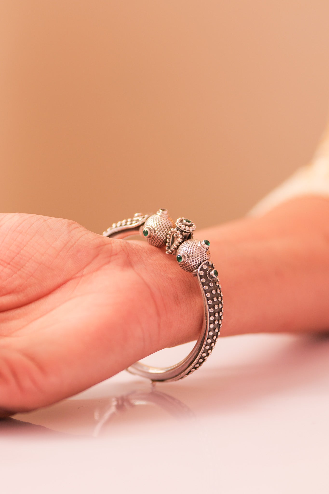 Anokhi Dual Motif Detailed Timeless Kada