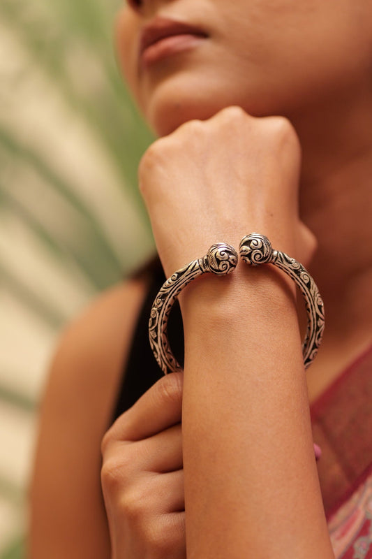 Tattva Chitai Twin Ball Kada