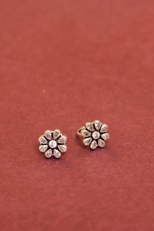 Mishi Intricate Flower Toe Ring