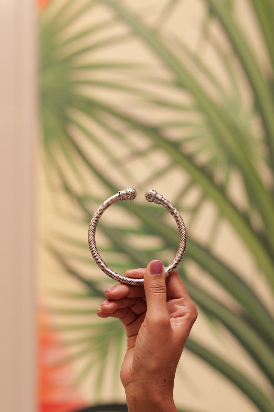 Anaya Textured Ball Ankle Kada