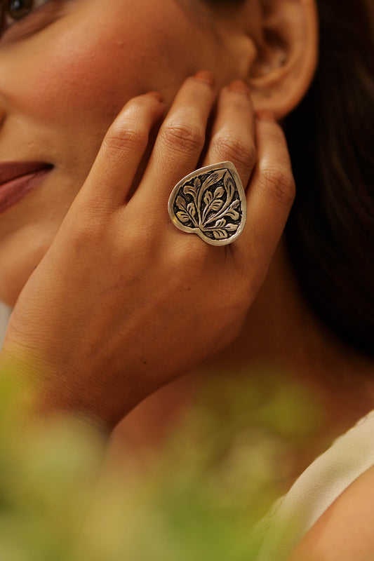 Anaya Floral Leaf Chitai Ring