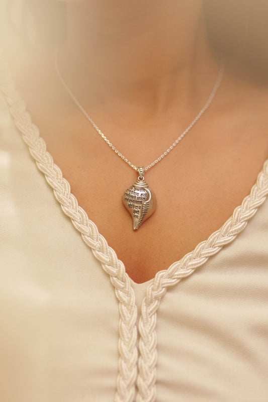 Shri Krishna Vasudevaya Shankha Necklace