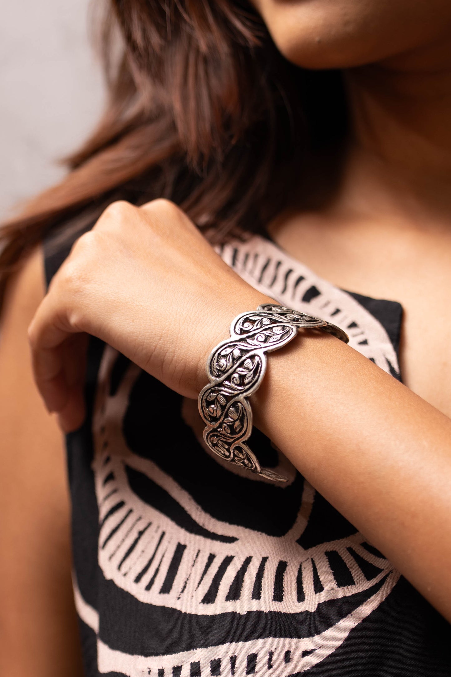 Anokhi Chitai Twisted Flora Handcuff