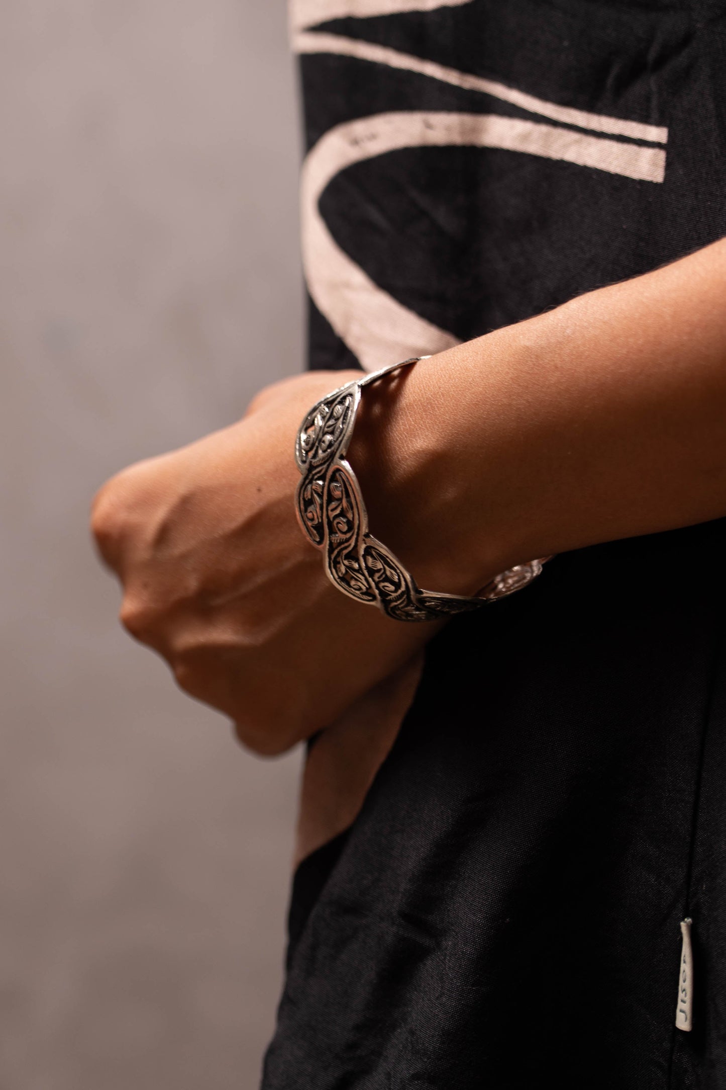 Anokhi Chitai Twisted Flora Handcuff