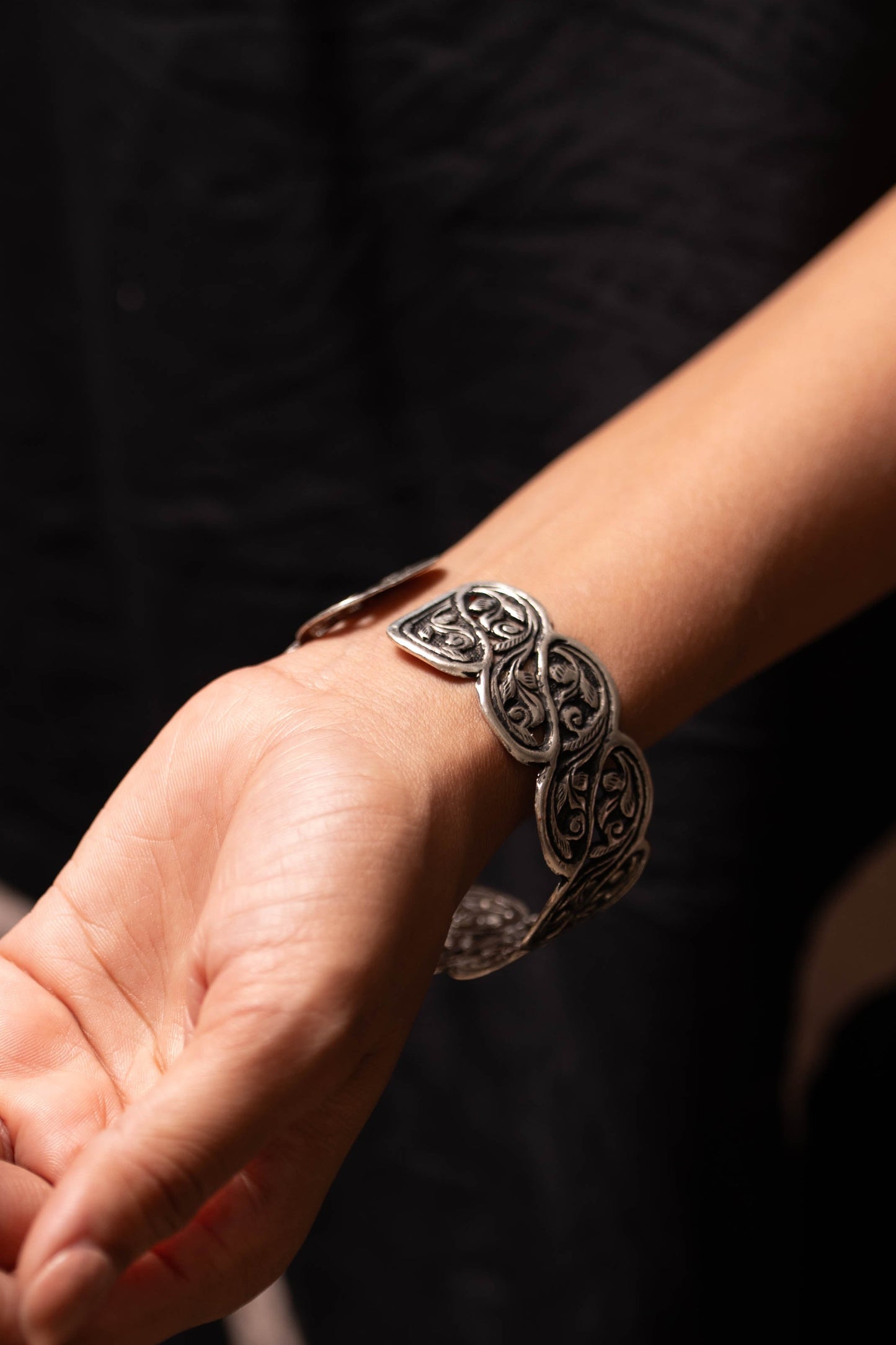 Anokhi Chitai Twisted Flora Handcuff
