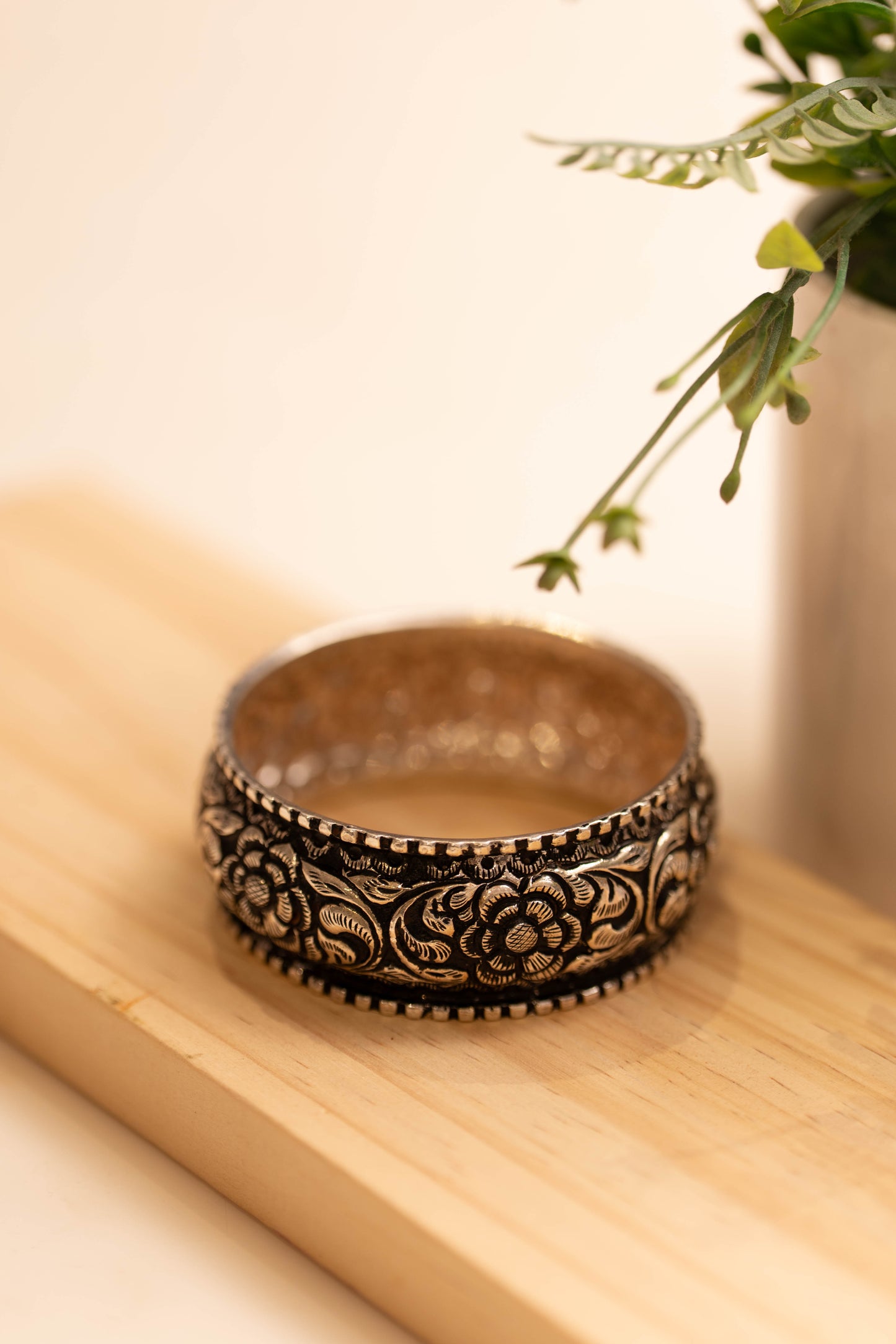 Classic Chitai Carved Flower Bangle