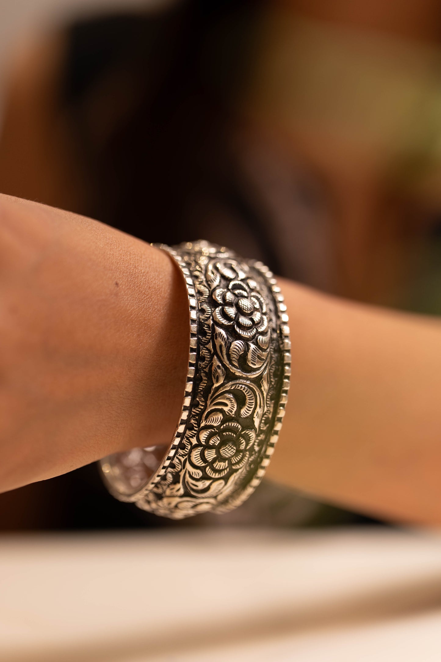 Classic Chitai Carved Flower Bangle