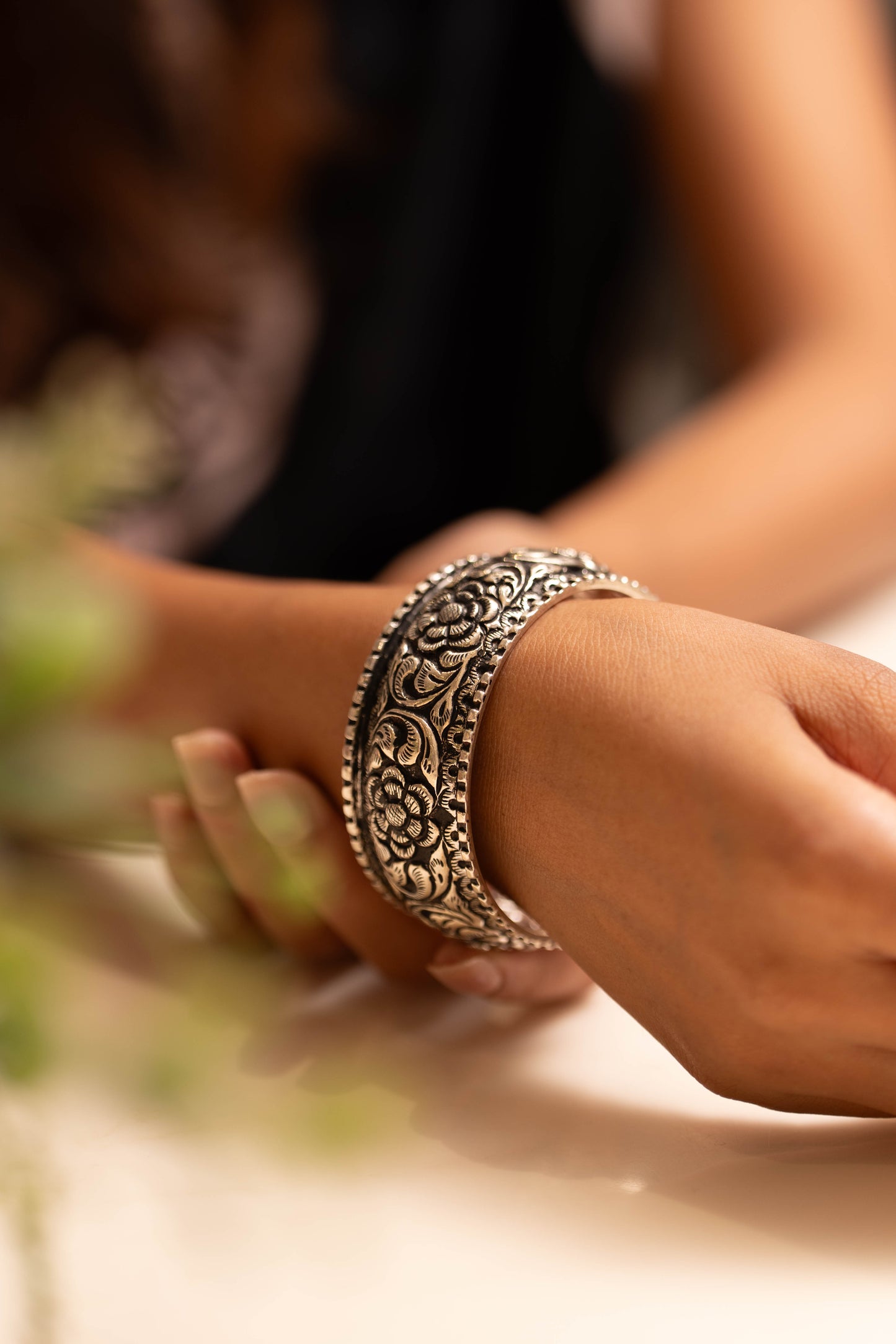 Classic Chitai Carved Flower Bangle